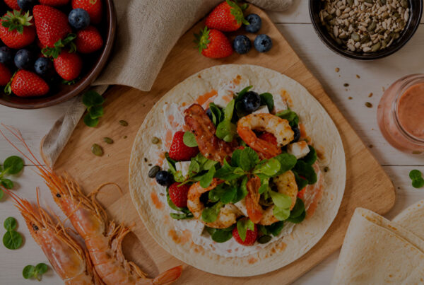 Ensalada de Gambones y Frutos Rojos