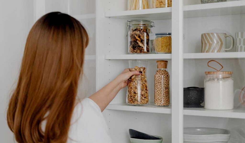 Los alimentos que nunca faltan en nuestra despensa (y por qué)